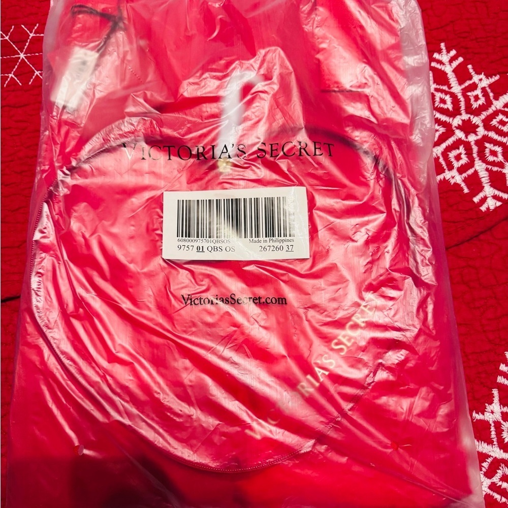 Victoria’s Secret Valentine's Day Red HEART Packable Tote Bag $49.95 NWT - Picture 3 of 3